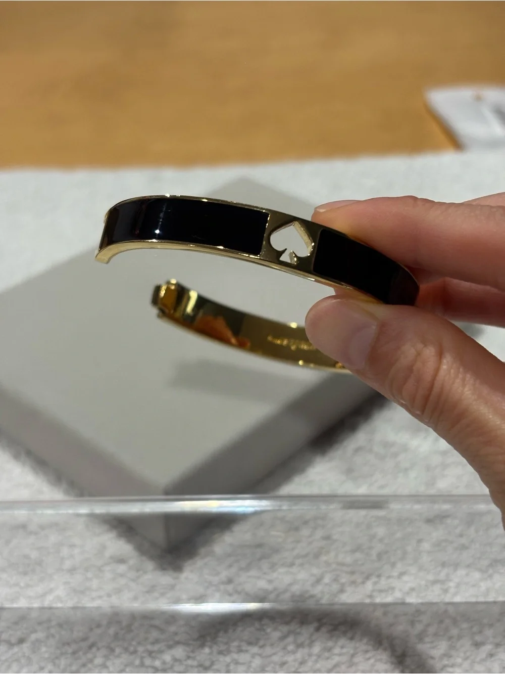 Lot of 3 kate spade and Tory Burch bangles - Picture 15 of 15